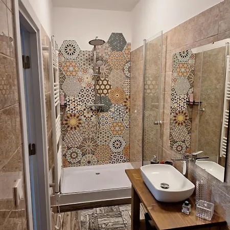 Alro Apartmanhaz * Балатонсарсо