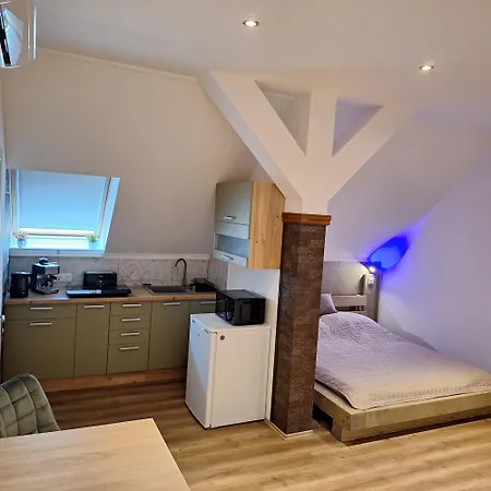 Alro Apartmanhaz *