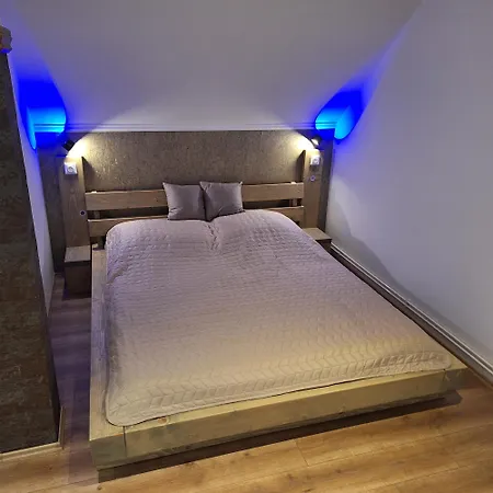 Alro Apartmanhaz 巴拉顿扎佐