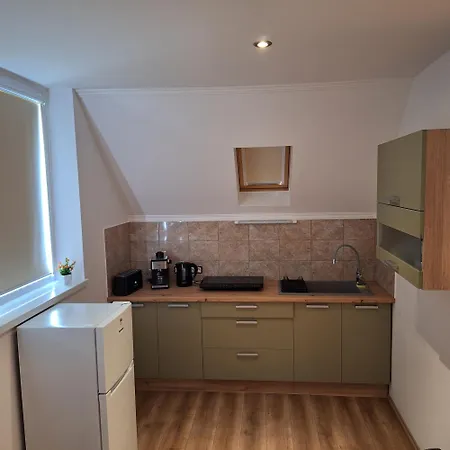 Alro Apartmanhaz * Балатонсарсо