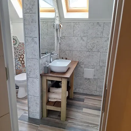 Alro Apartmanhaz * Балатонсарсо