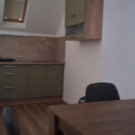 Alro Apartmanhaz 公寓 *