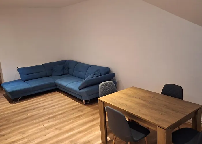 Διαμέρισμα Alro Apartmanhaz *