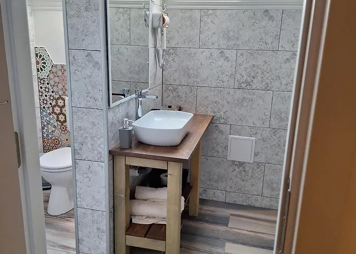 Alro Apartmanhaz * Balatonszarszo