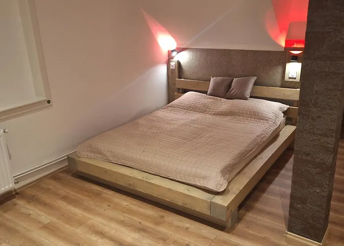 Alro Apartmanhaz Διαμέρισμα *