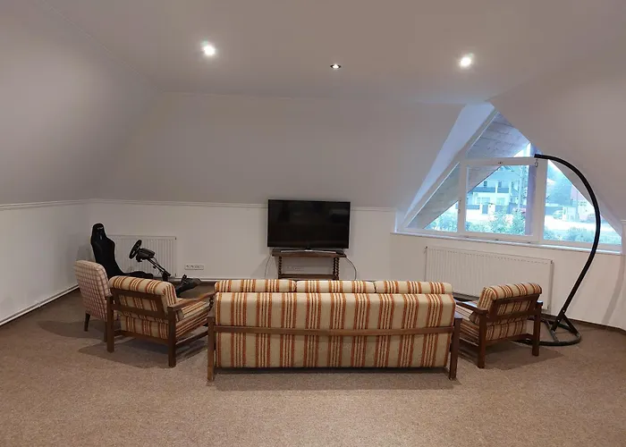 Alro Apartmanhaz * Balatonszarszo