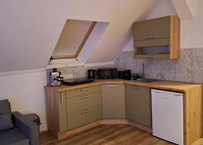 Alro Apartmanhaz * Balatonszarszo